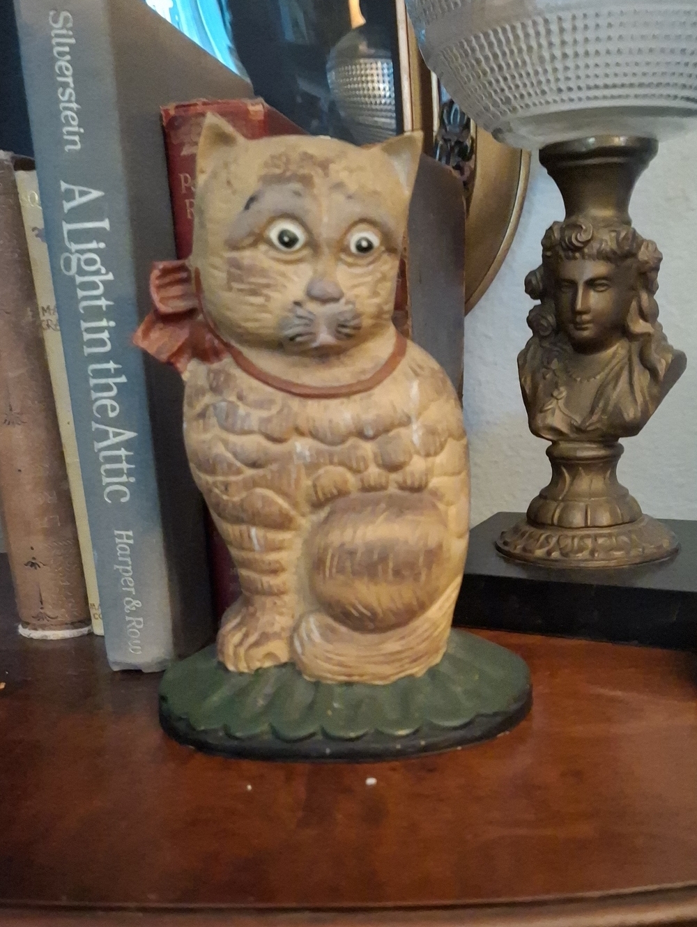 Vintage-Style Ceramic Cat Figurine in Cream and Green